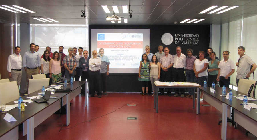 Foto de familia tras concluir la jornada con los distintos participantes Foto grupal