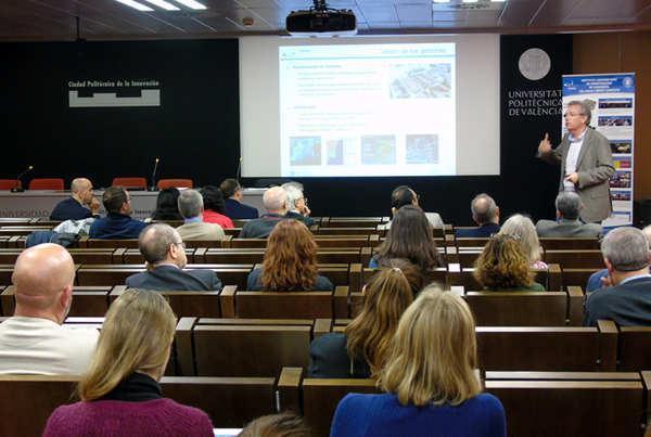 Félix Francés presentando las conclusiones del taller sobre Predicción de crecidas en tiempo real