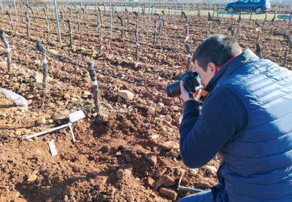 Antonio Jódar realizando trabajos de campo en el marco de su investigación