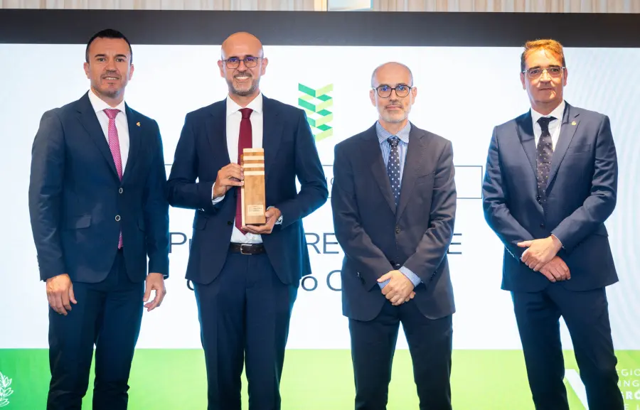 El grupo CALAGUA recibe el Premio a la Innovación del COIAL por su proyecto RECREATE